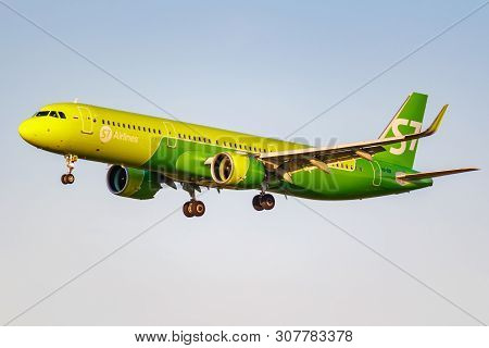 Moscow, Russia - June 20, 2019: Aircraft Airbus A321-271n Vq-bdi Of S7 Siberia Airlines Landing At D