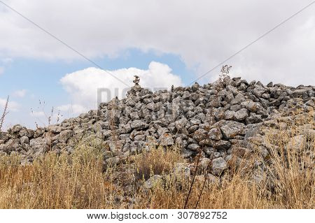 The Remnants Of The Megalithic Complex Of The Early Bronze Age  - Wheels Of Spirits - Rujum Al-hiri 