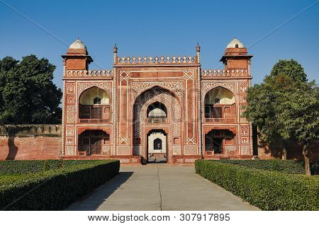 Tomb Of Itimad Ud Daul, Little Taj Mahal, Agra, North India.