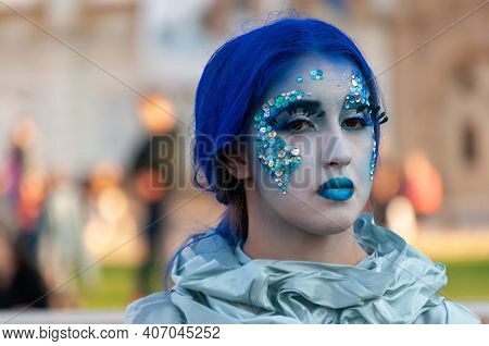 Timisoara, Romania - March 31, 2017: Woman In A Masquerade Costume, Posing As A Living Statue At The