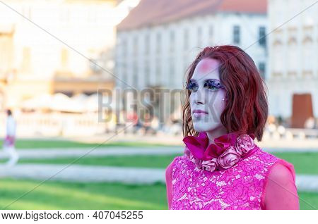 Timisoara, Romania - March 31, 2017: Woman In A Masquerade Costume, Posing As A Living Statue At The