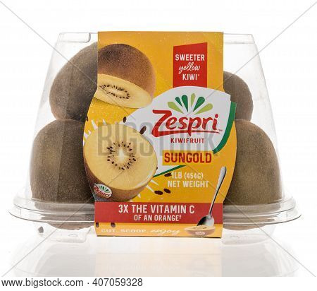Winneconne, Wi -30 January 2021: A Package Of Zespri Kiwi Fruit Sungold On An Isolated Background.