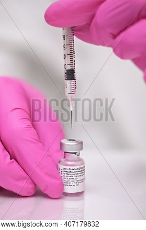 Romania, Galati, 08.02.2021 Pfizer And Biontech Covid-19 Vaccine. Small Ampoules With Vaccine
