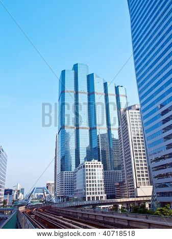 Skyscraper med jernbane