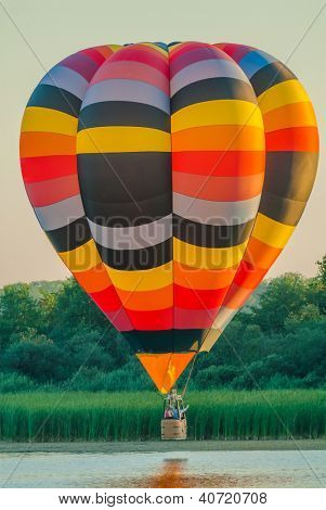 un pallone ad aria calda raccolta nella campagna di Francia