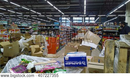 St. Petersburg, Russia - December, 2019: Bankruptcy Of Supermarket. Clutter, Trash And Scattered Goo