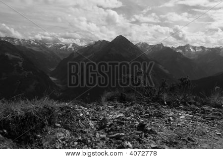 Berg In zwart-wit landschap