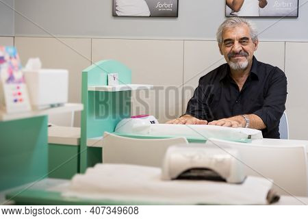 Serial Entrepreneur Ian Fuhr Inside One Of His Beauty Salon Stores