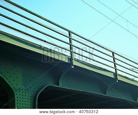 Treno ponte close up