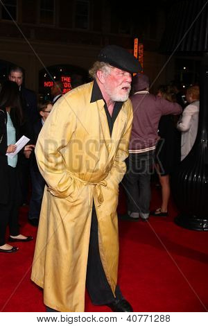 LOS ANGELES - JAN 7: Nick Nolte přijíždí na premiéře 'Gangster Squad' na Graumans čínské divadlo