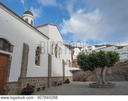 Tejeda, Gran Canaria, Canary Islands, Spain December 15, 2020: Main Street In Tejeda With Church Nue