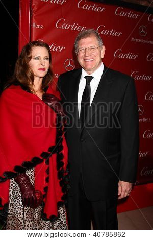 LOS ANGELES - JAN 5:  Leslie Zemeckis, Robert Zemeckis arrives at the 2013 Palm Springs International Film Festival Gala  at Palm Springs Convention Center on January 5, 2013 in Palm Springs, CA