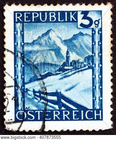 Austria - Circa 1945: A Stamp Printed In Austria Shows Lermoos, Winter Scene, Circa 1945