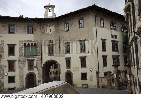 Pisa (pi), Italy - June 10, 2017: View Of A Palace In Cavalieri Square, Pisa, Tuscany, Italy, Europe