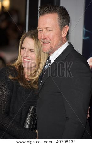 LOS ANGELES, CA - január 7-én: Robert Patrick megérkezik a premierje a gengszter csapatot Grauman's c