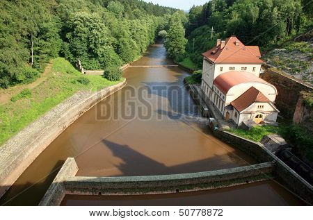 Dam Les Kralovstvi in Bï¿½lï¿½ T?emeï¿½nï¿½, Czech Republic
