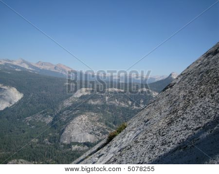 Nádherný výhled z vrcholu Half Dome