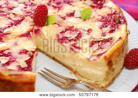 Cheesecake With Raspberries And Almonds