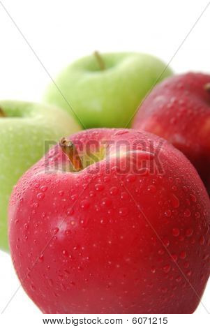 สีแดง และสีเขียวแอปเปิ้ล