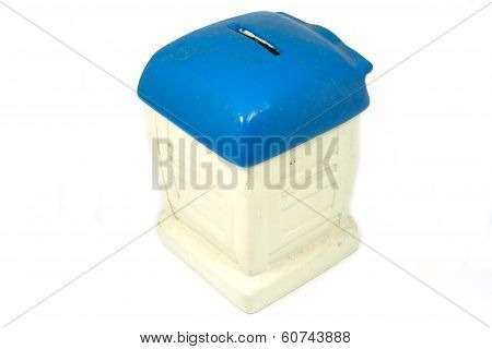 piggy bank house isolated