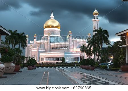 Sultan Omar Ali Saifuddin Mosque In Brunei