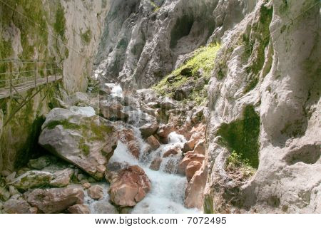 HÃ¶llentalklamm Gorge