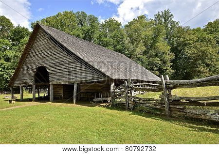 Open sided barn frame