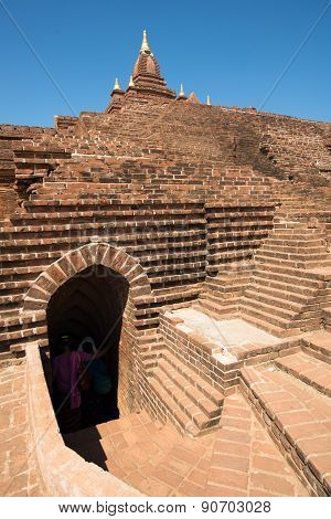 Pagoda And Temple In Bagan - Pyathada