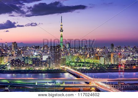 Tokyo, Japan city skyline.