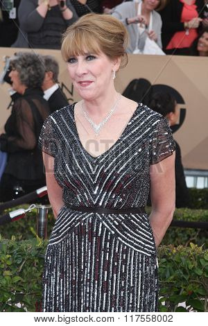 LOS ANGELES - JAN 30:  Phyllis Logan at the 22nd Screen Actors Guild Awards at the Shrine Auditorium on January 30, 2016 in Los Angeles, CA