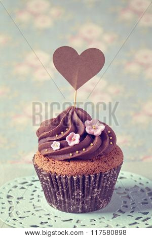 Cupcakes with heart cakepick for text