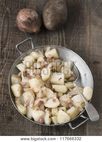 Rustic German Pan Fried Potato Bratkartoffeln