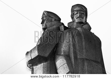 Rflemen Monument