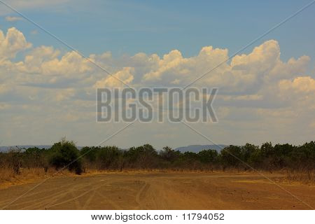 Nuvens sobre a estrada