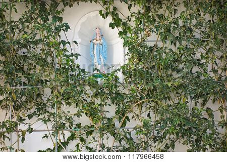 Aedicule votive. Monopoli. Puglia. Italy.