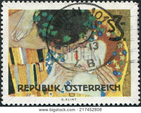 AUSTRIA - CIRCA 1964: A stamp printed in Austria shows a picture of The Kiss by Gustav Klimt circa 1964