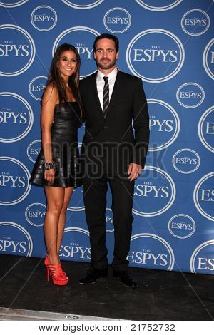 LOS ANGELES - lug 13: Emmannuelle Chriqui, Jimmie Johnson nella sala stampa del 2011 ESPY Awards