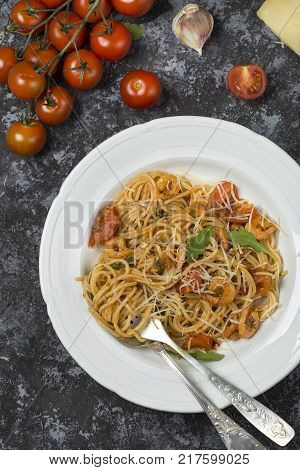 Spaghetti With Shrimps And Tomato Sauce