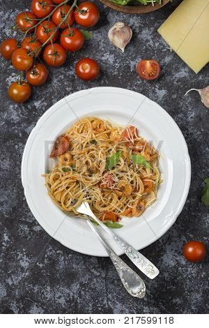 Spaghetti With Shrimps And Tomato Sauce