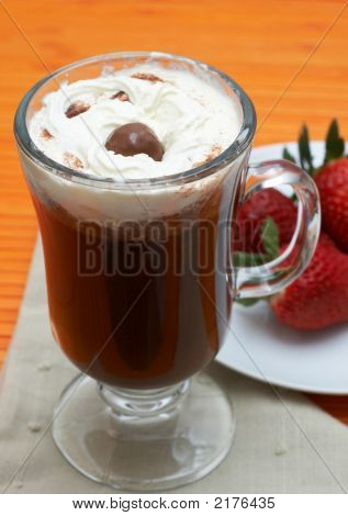 クリームとのコーヒーのクローズ アップ