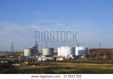 Tank The Vertical Steel. Capacities For Storage Of Oil, Gasoline, Kerosene, The Diesel And Other Liq
