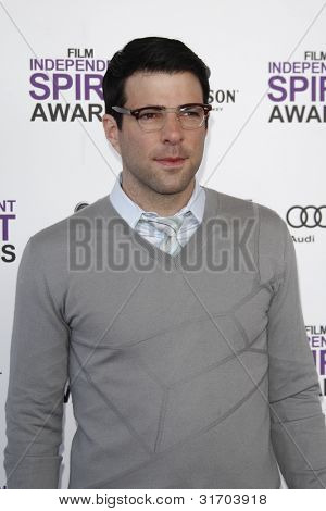 SANTA MONICA, CA - FEB 25: Zachary Quinto na 2012 nezávislého ducha Film Awards v únoru 25,