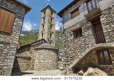 Spanish Romanesque Art. Santa Eulalia De Erill-la-vall Church. Boi Valley