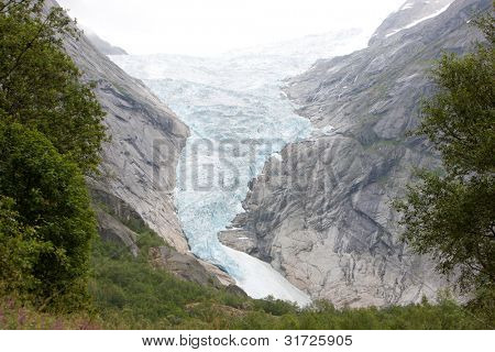 Idylický obrázek ledovci Jostedalsbreen, Norsko, Evropa