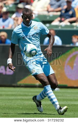 CARSON, CA. - 24 lipca: Manchester City FC do przodu Mario Balotelli #45 w świecie piłki nożnej Chal