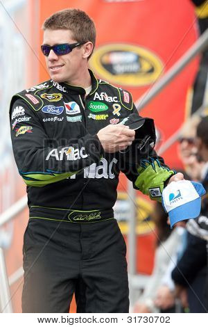 FONTANA, CA. - 27. března: Carl Edwards řidič automobilu Aflac Ford #99 před NASCAR Sprint Cup 