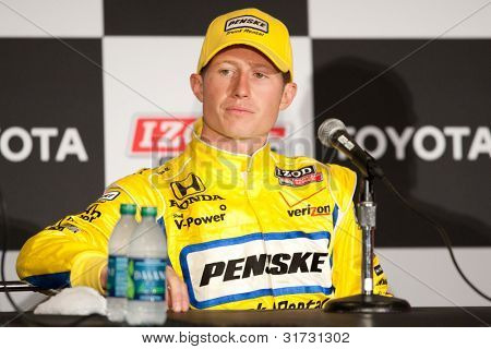 LONG BEACH - 17 aprile: Ryan Briscoe driver della #6 Penske camion noleggio Team Penske Honda durante th