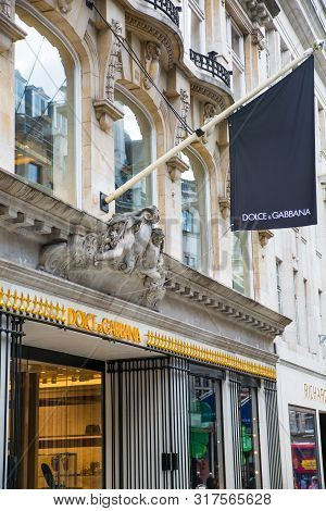 London, Uk - August 13, 2019: Logo Of The Dolche And Gabbana Brand On The Old Bond Street,  Major Sh