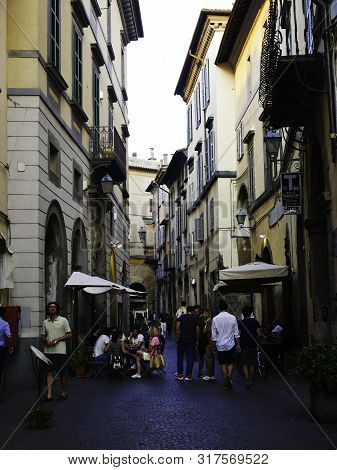 20 July 2019-orvieto-italy-walking Through The Streets Of Orvieto