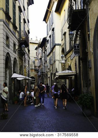 20 July 2019-orvieto-italy-walking Through The Streets Of Orvieto